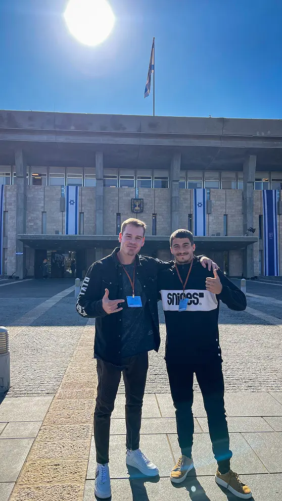 תמונה של צוות ברטלטיקס.