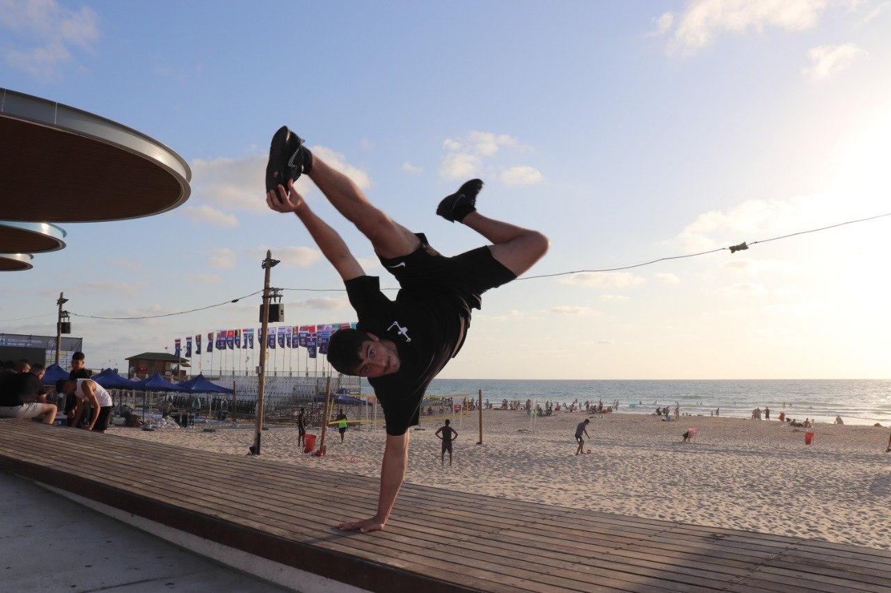 Andrey Germanov doing breakdance