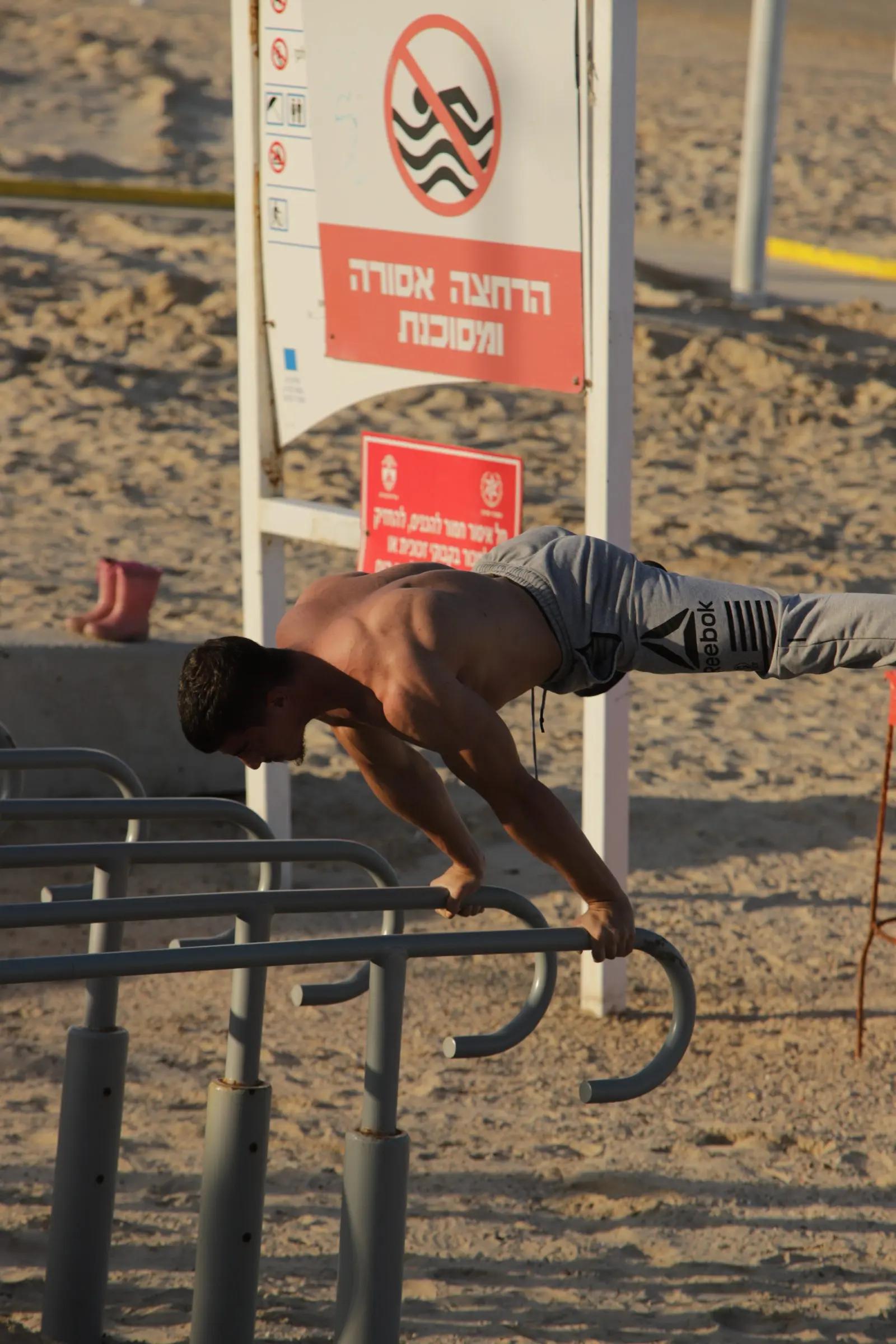 Andrey doing planche.